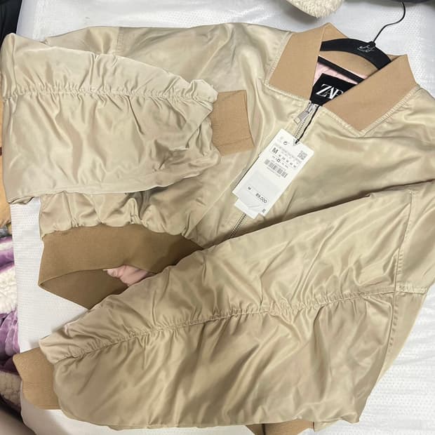 새상품 자라 셔링 크롭점퍼