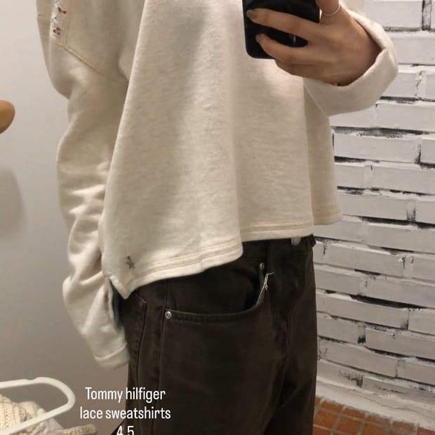 타미힐피거 레이스 맨투맨