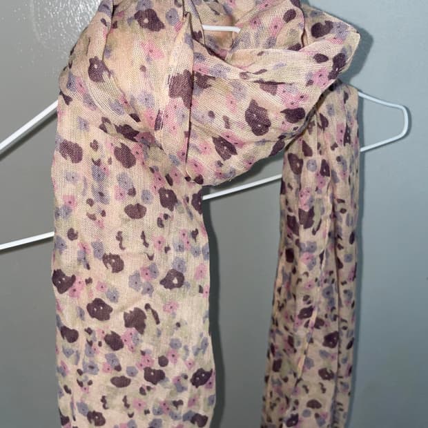 히피느낌 플로럴 톤다운 핑크 머플러