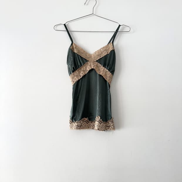 Green lace tube slip