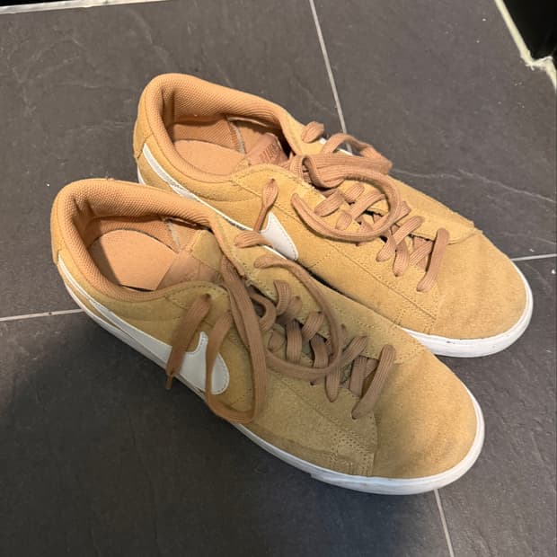 나이키 블레이저 로우(Nike Blazer Low) 머스터드/된장 색상