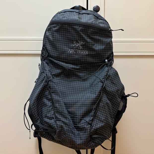 아크테릭스 에어리어스 18 블랙