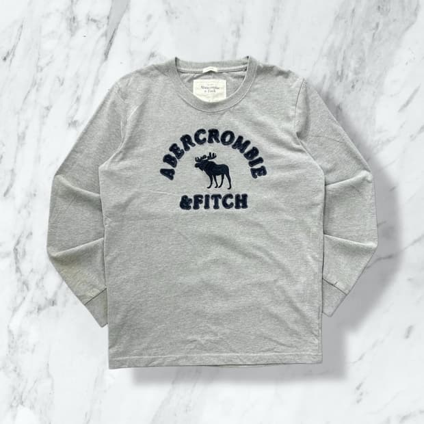 아베크롬비 y2k 스펠로고 그레이 롱슬리브 