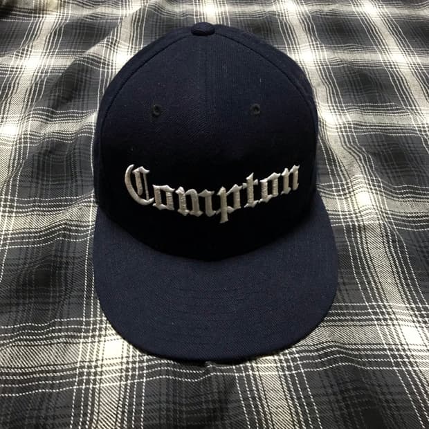 Compton 빈티지 네이비 스냅백