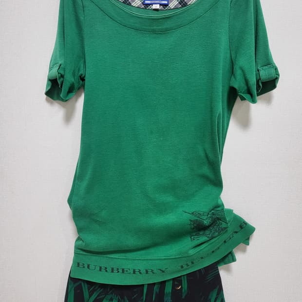 (정품) 버버리 블루라벨 녹색 반팔 티셔츠 38