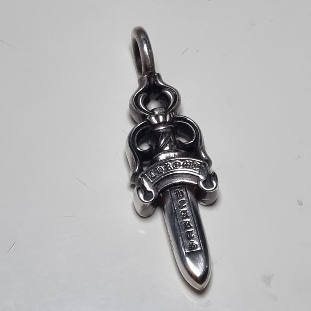 크롬하츠 더블대거 펜던트