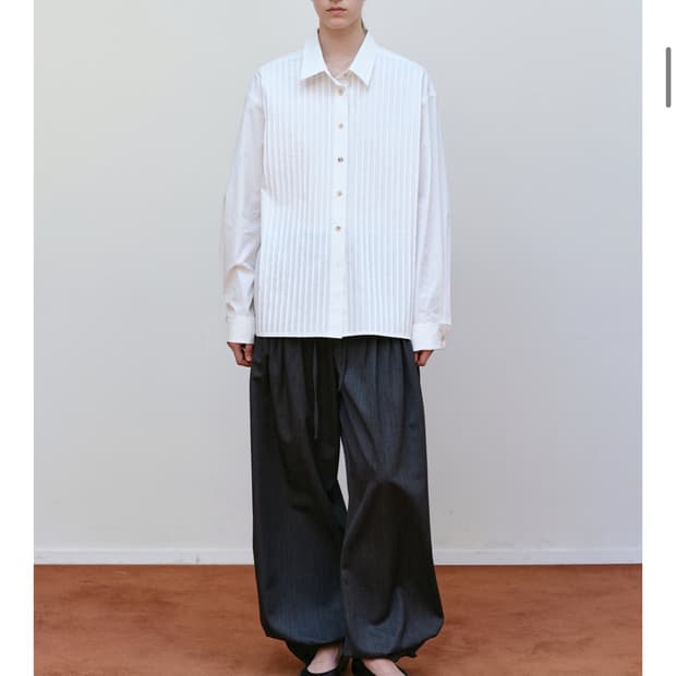 문달 프랭크 셔츠 인 화이트 새상픔