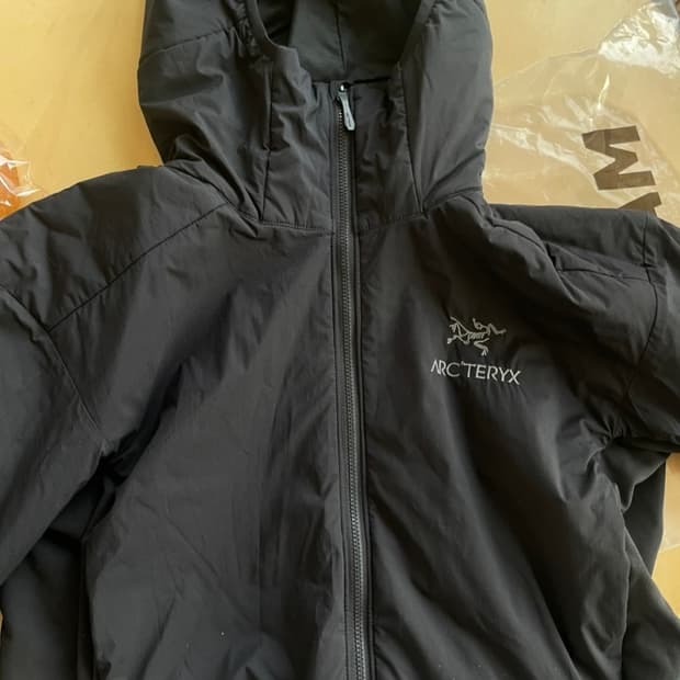 아크테릭스 아톰 후디 맨 s 블랙 구버전 새제품