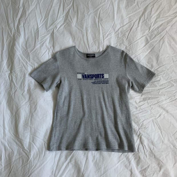 VANSPORTS 그레이 티셔츠