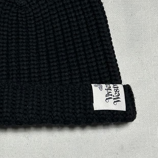 OS 비비안웨스트우드 블랙 울 비니