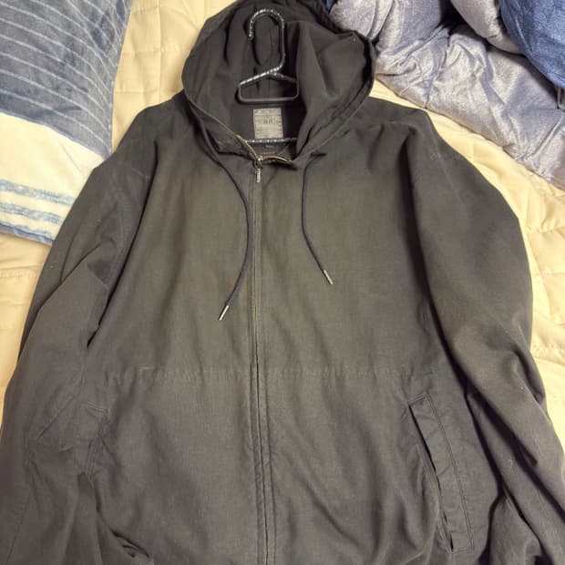 [2] 폴리테루 정규 집후디 유즈드 블랙