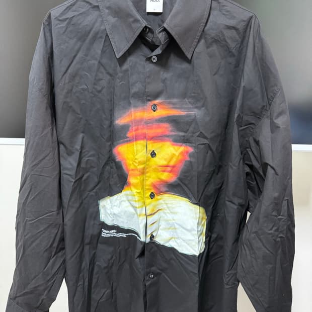 ADD 그래픽 블랙셔츠