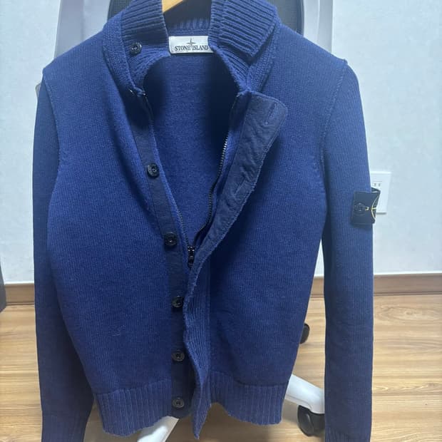 스톤아일랜드 니트가디건