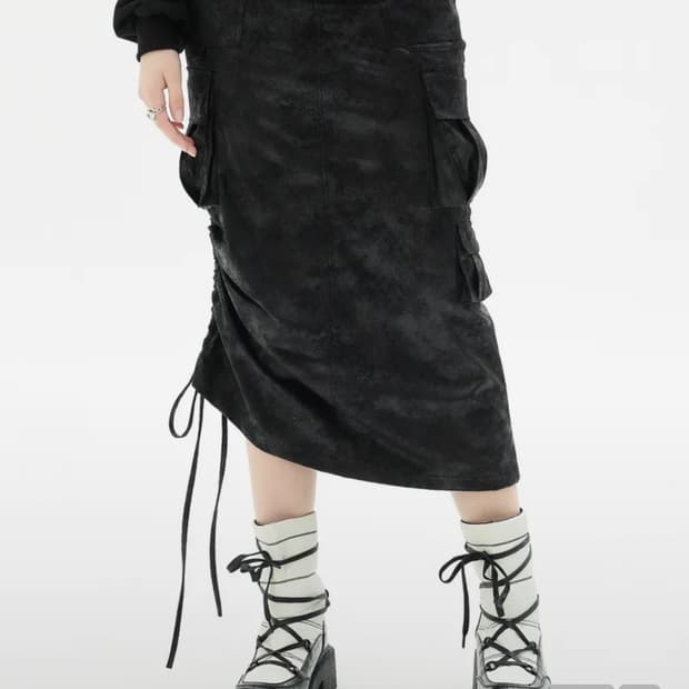 러브이즈트루 카고 스커트 블랙