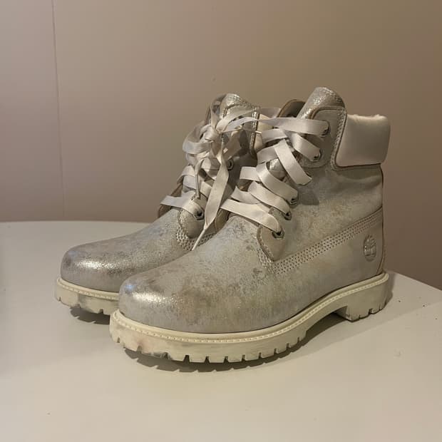 팀버랜드 6인치 실버 글리터 부츠
