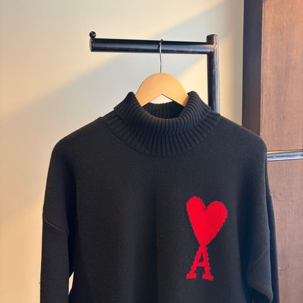 15763 - 아미 드 꾀흐 크루넥 울 스웨터 (버진 울 100%)