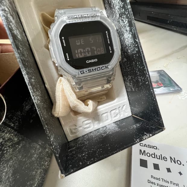 카시오 지샥 DW-5600투명시계 판매