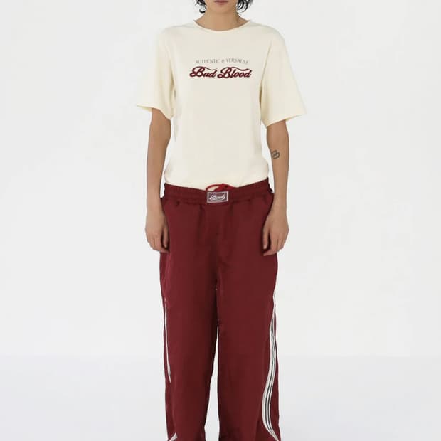 배드블러드 반팔 크림