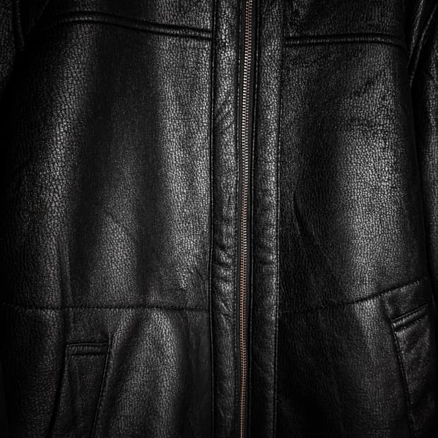 CROCODILE – Black Mamba Textured Mustang