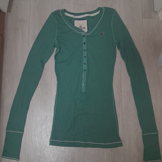 Hollister 홀리스터 Henley 헨리넥