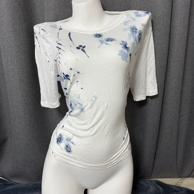 디젤 핸드페인팅 플로럴 컷소우넥 티셔츠