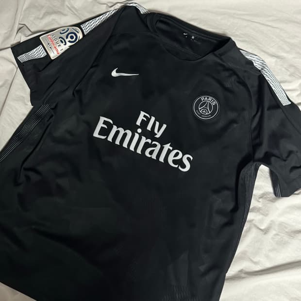 17-18 파리생제르망 써드 유니폼