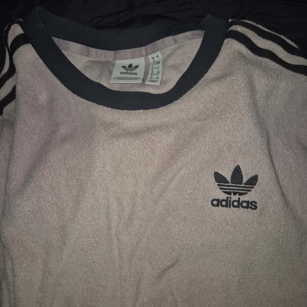 아디다스 테리 소재 연보라빛 반팔 링거티 L