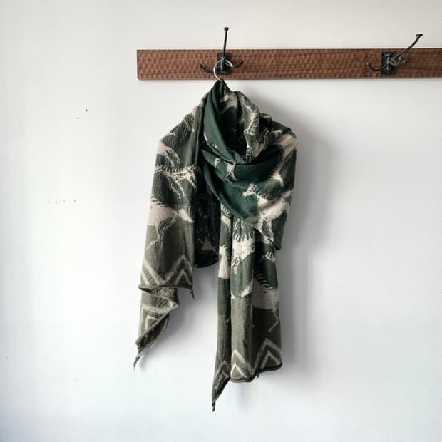 크로켓 울 인디언 홀스 페인팅 머플러