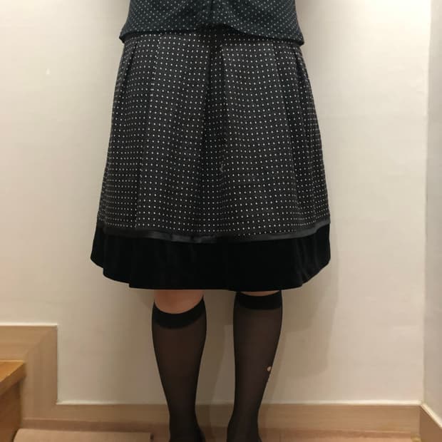 빈티지 블랙 도트 미디 스커트