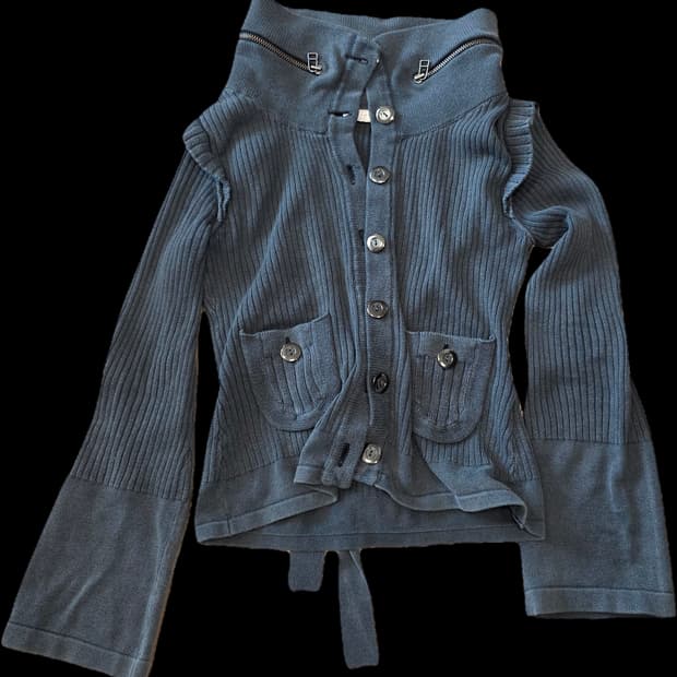 챠콜 하이넥 니트