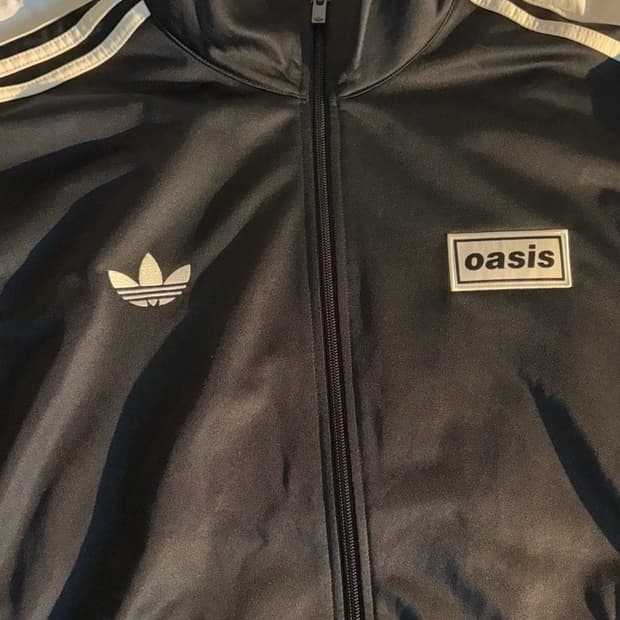 오아시스 아디다스 트랙탑 저지