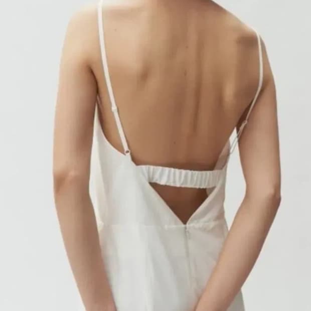 다이애그널 슬릿 트임 밴딩 절개 스냅 린넨 원피스 화이트 맥시 롱