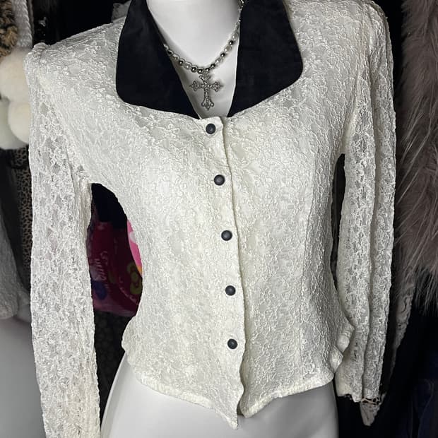 긱시크 벨벳 카라 레이스 블라우스