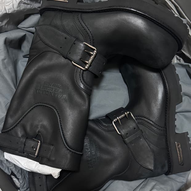 [42] 발렌시아가 베놈 부츠 미드