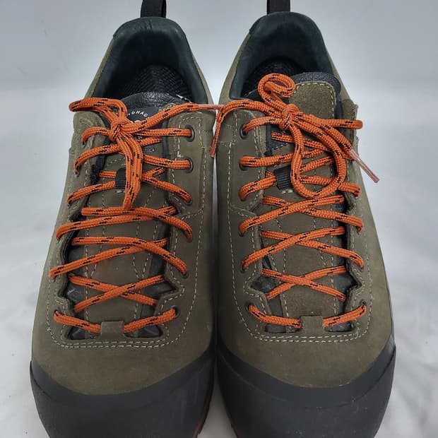 룬닥스 등산화  정품 260사이즈