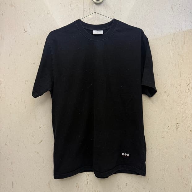 Thisisneverthat paw tee shirt 🐾