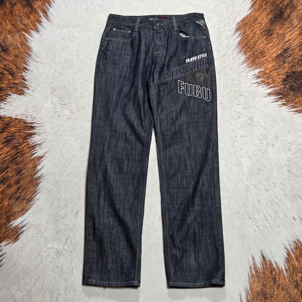 후부 자수 백포인트 진청 데님팬츠