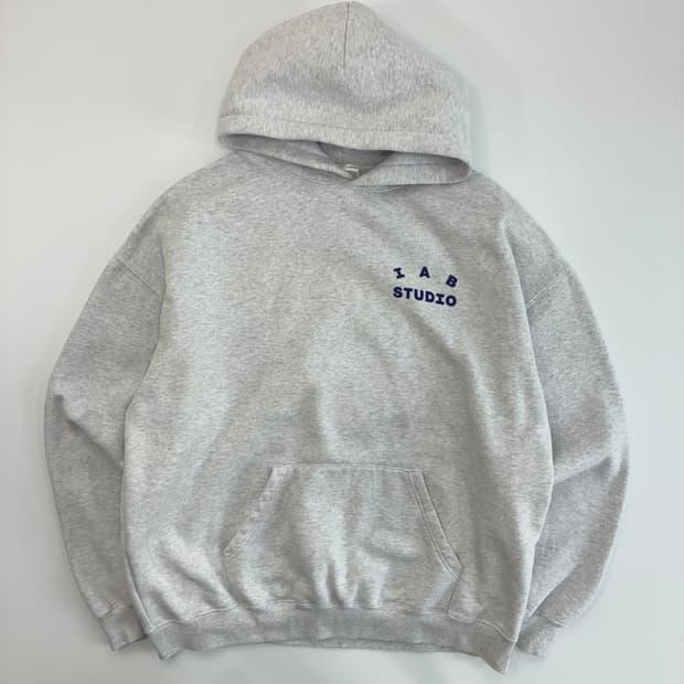 IAB STUDIOS 아이앱 스튜디오 멜란지 그레이 후드티