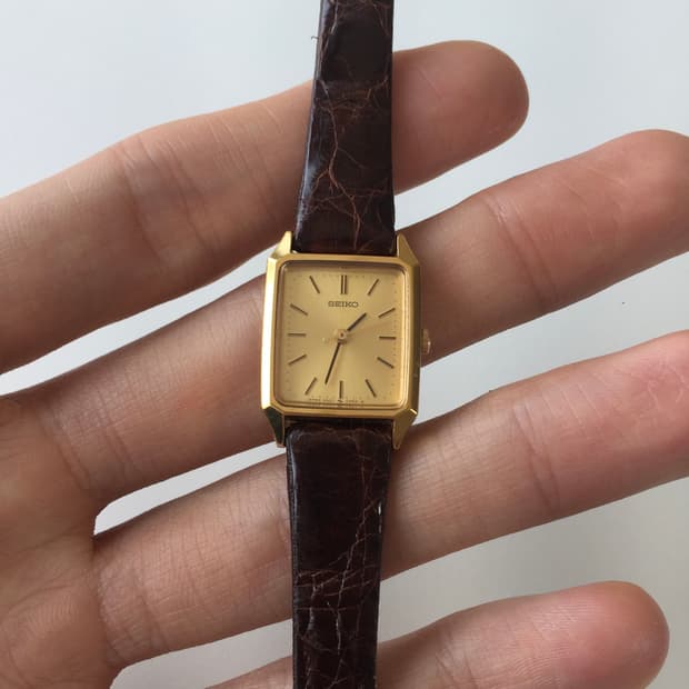 90s seiko tank gold quartz