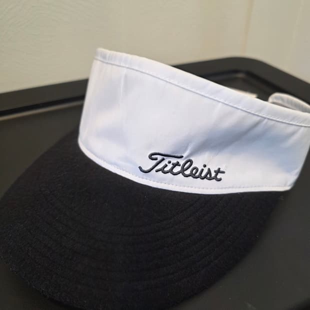 타이틀리스트 골프 투어퍼포먼스 바이저 화이트/블랙  56센치