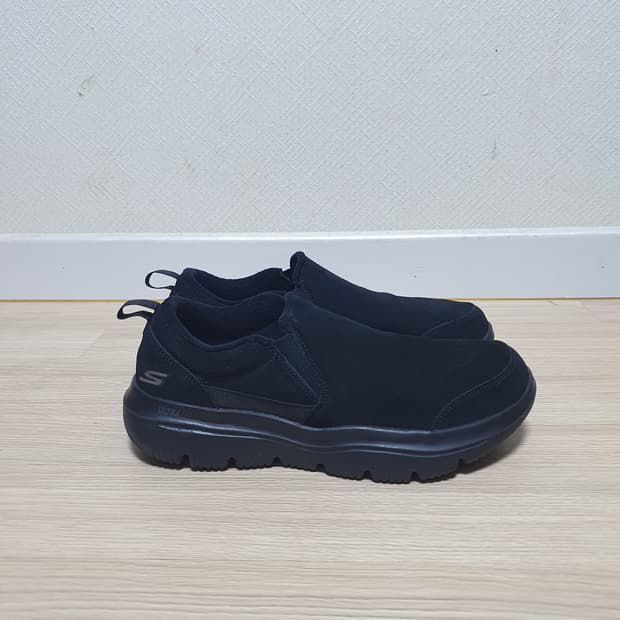 스케쳐스 고워크 블랙 슬립온 운동화 265