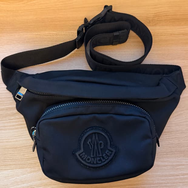 몽클레어 듀랑스 힙색 블랙