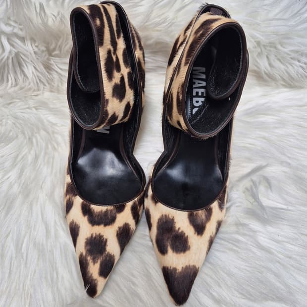 MAE BURN 브랜드의 독특한 힐 #최상급