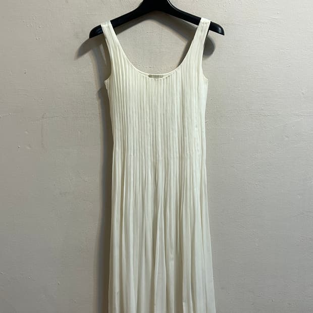 버버리 브릿 실크 플리츠 미디 드레스