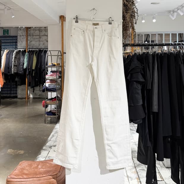 버버리 화이트 브릿 스트레이트 진