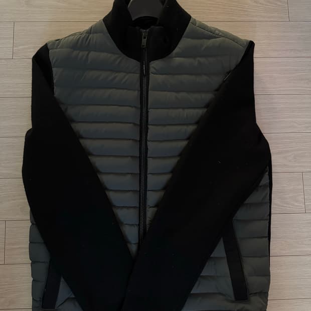 무스너클 니트패딩