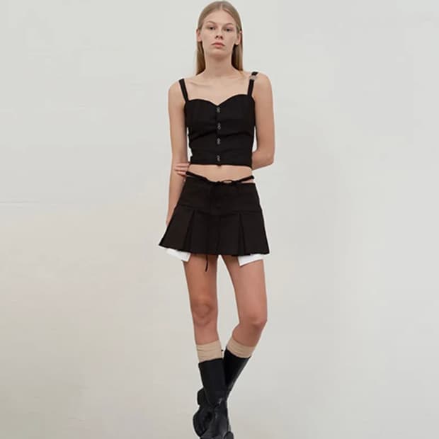 키르시 컬렉션 로우 웨이스트 플리츠 스커트