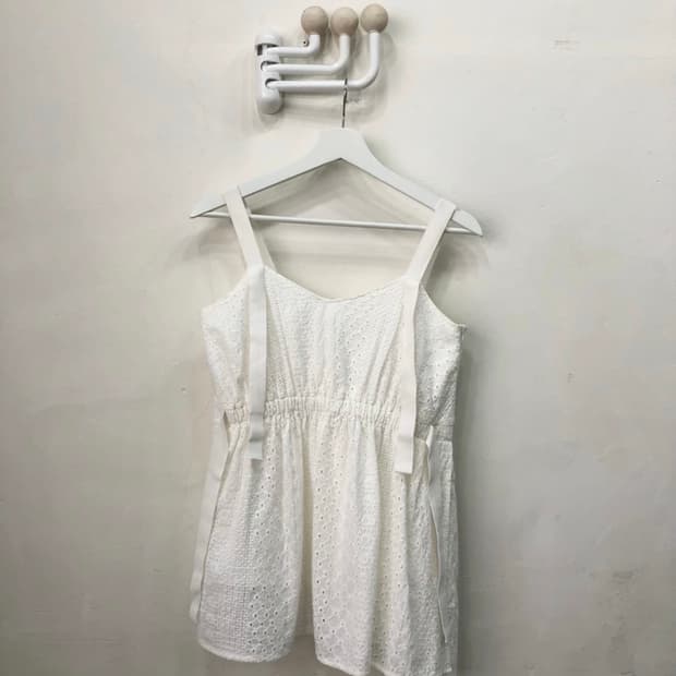 Mila Owen sleeveless