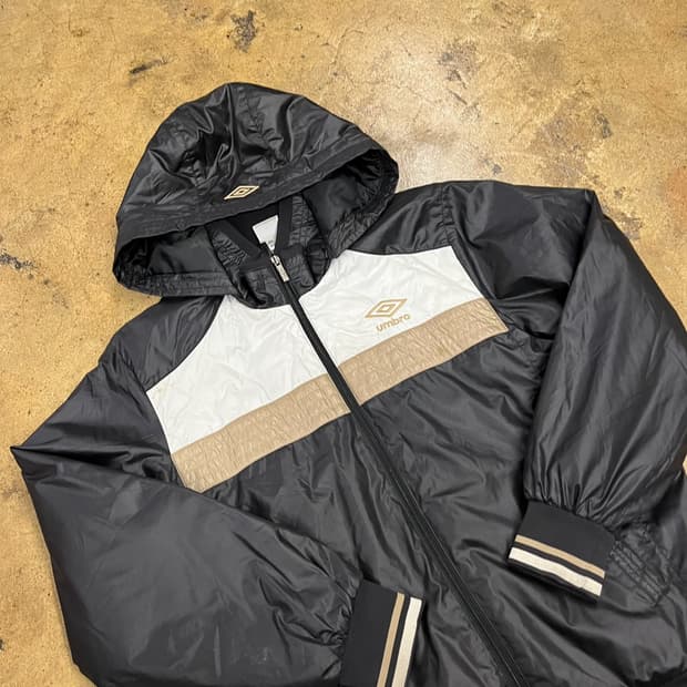 [정품/M] 엄브로 블랙 후드 윈드브레이커 자켓 b17