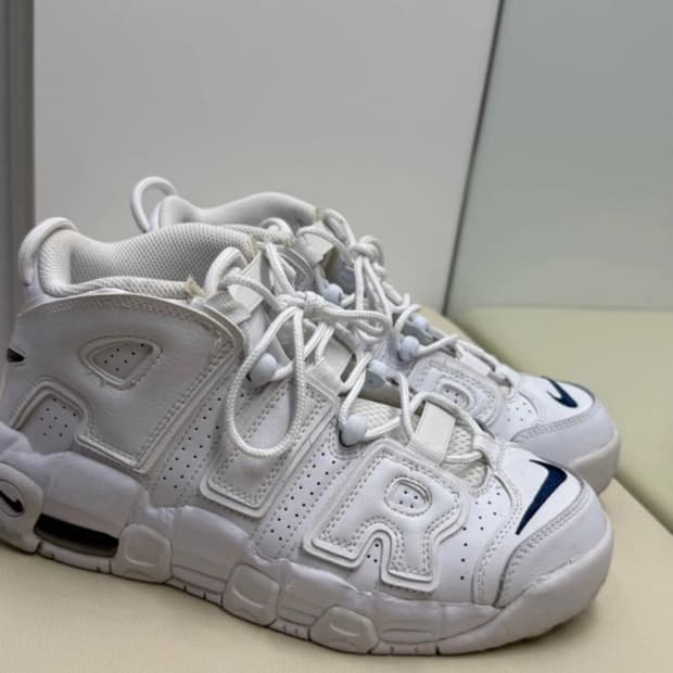 나이키 에어모어 업템포 화이트